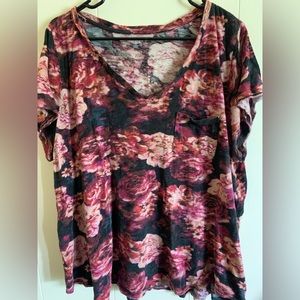 Torrid size3 pink/black floral classic fit v-neck tee.